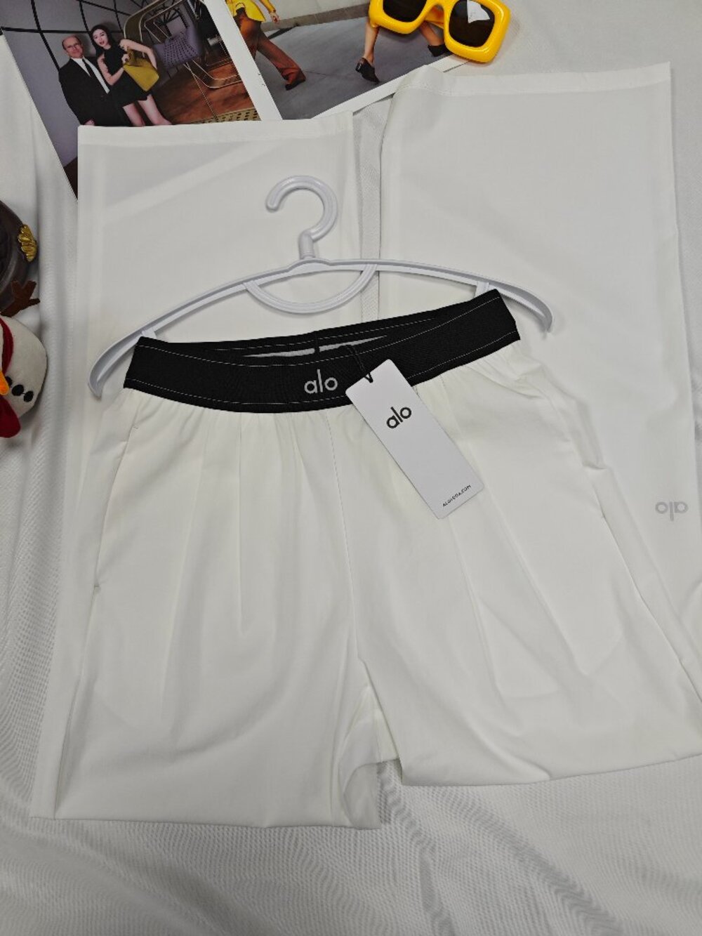 🌺NWT ALO Yoga Suit Up Pants White/Black(Regular)Chic Everyday Style Trouser - Picture 3 of 9